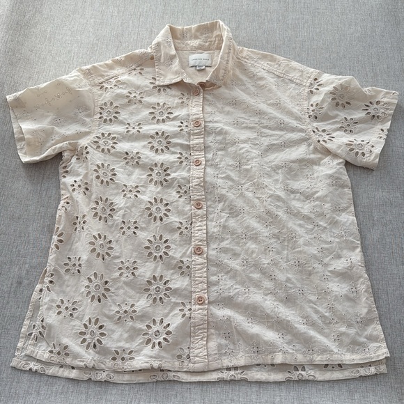 American Eagle Outfitters Tops - American Eagle Cream Eyelet Button Down Shirt Women’s Size Medium